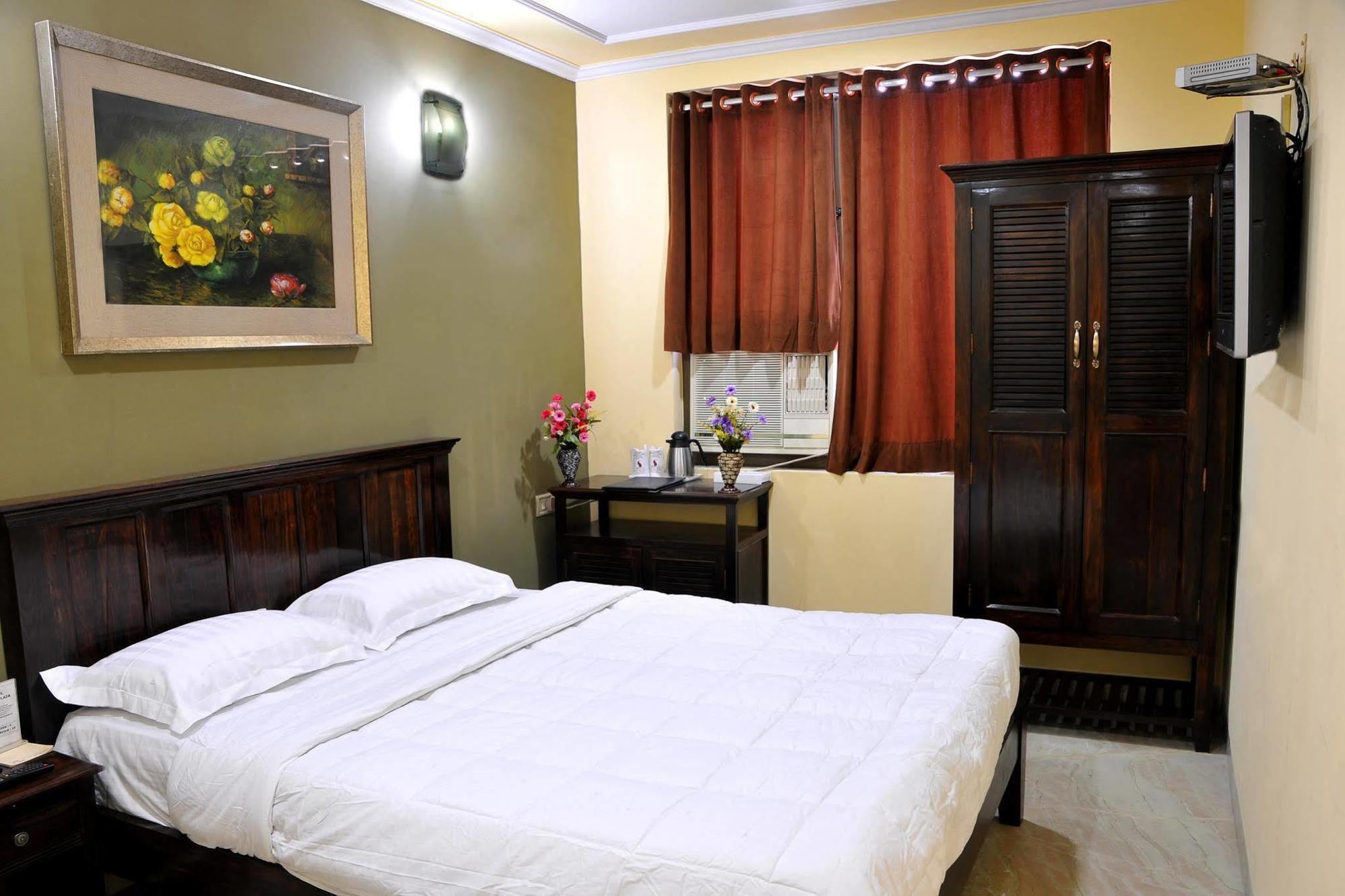 Silver Plaza 3*