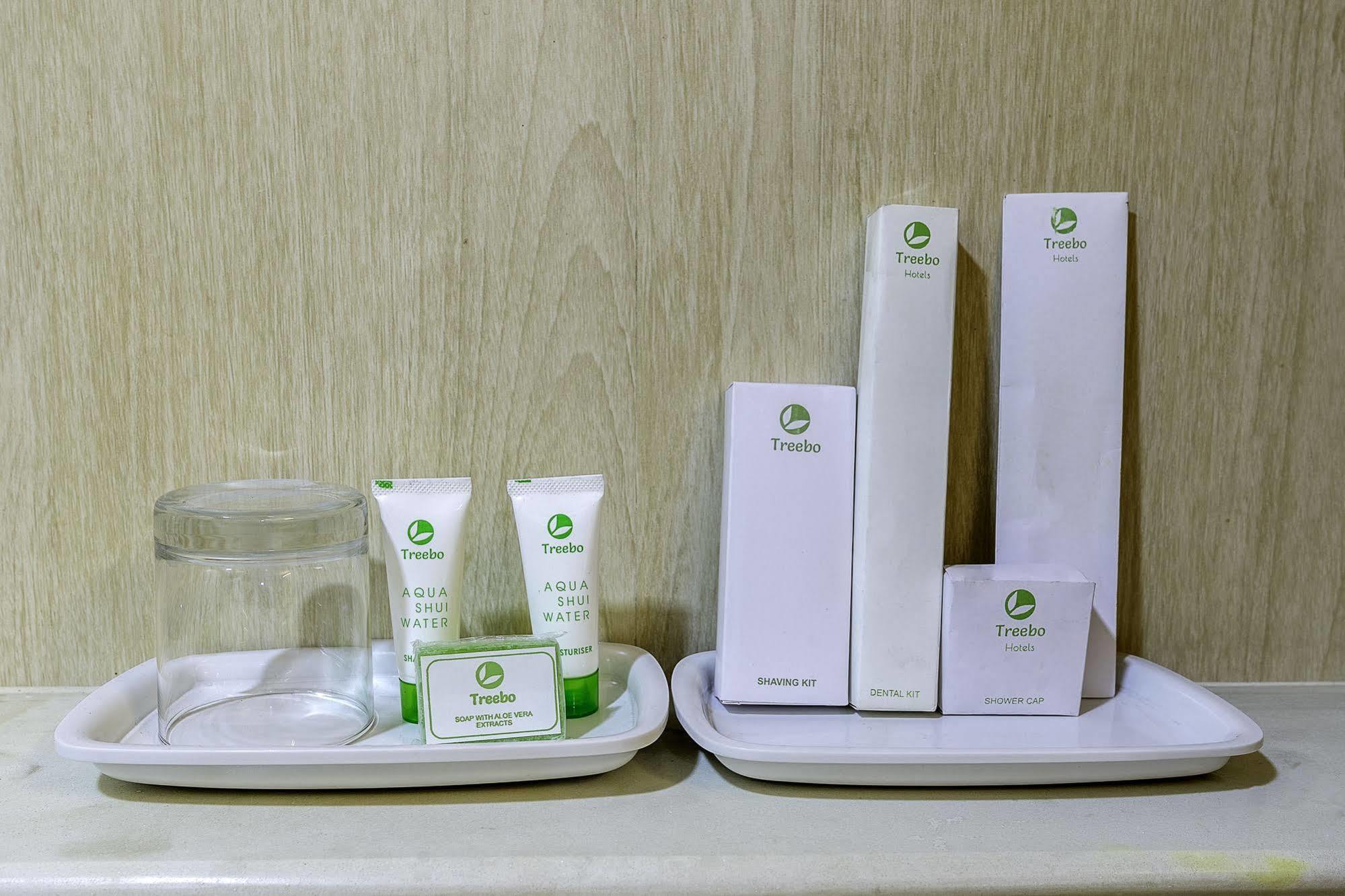 Corporate Raja Park Hotel 3*