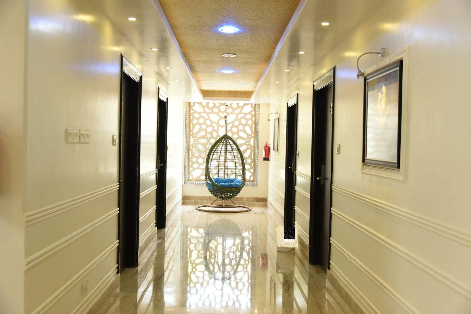 Hotel V Bani Park 3*