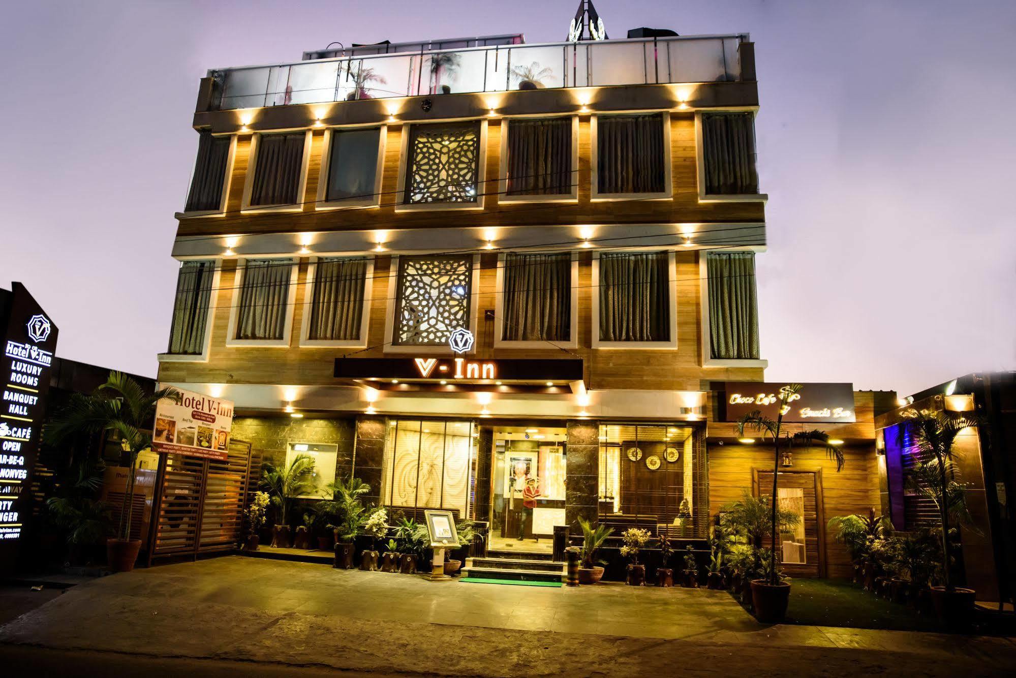 Hotel V Bani Park 3*