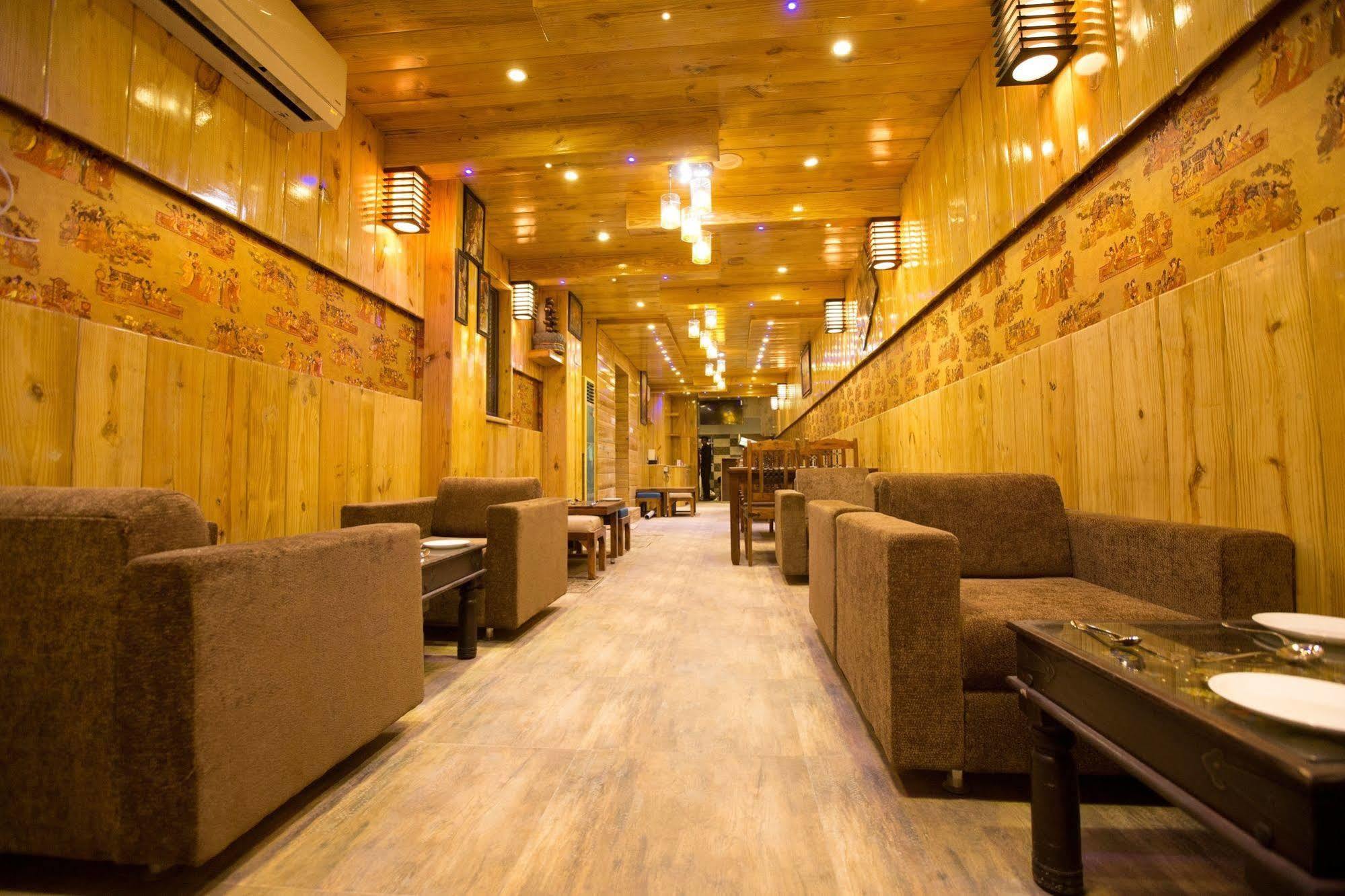 V Bani Park Hotel