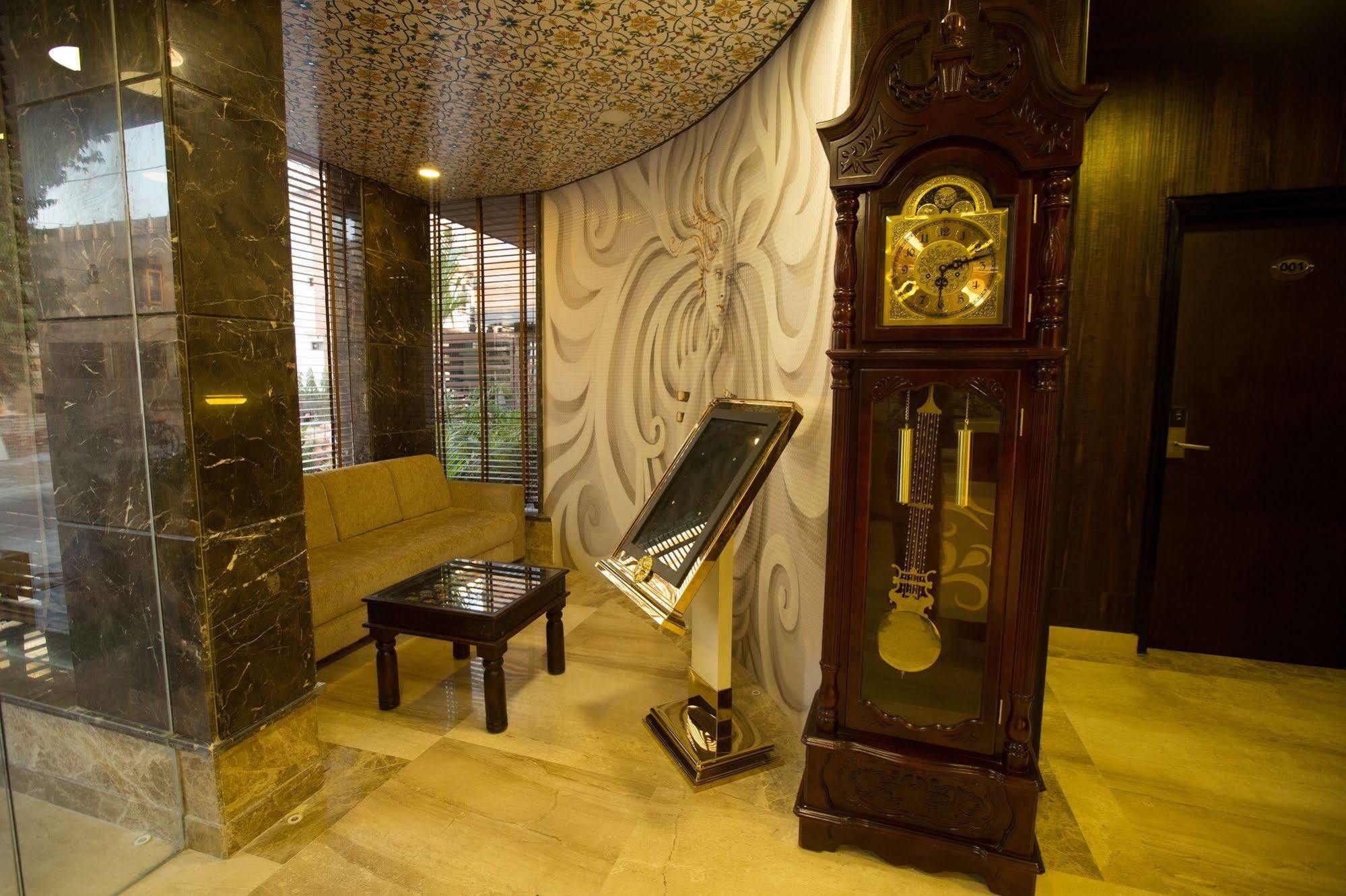 V Bani Park Hotel