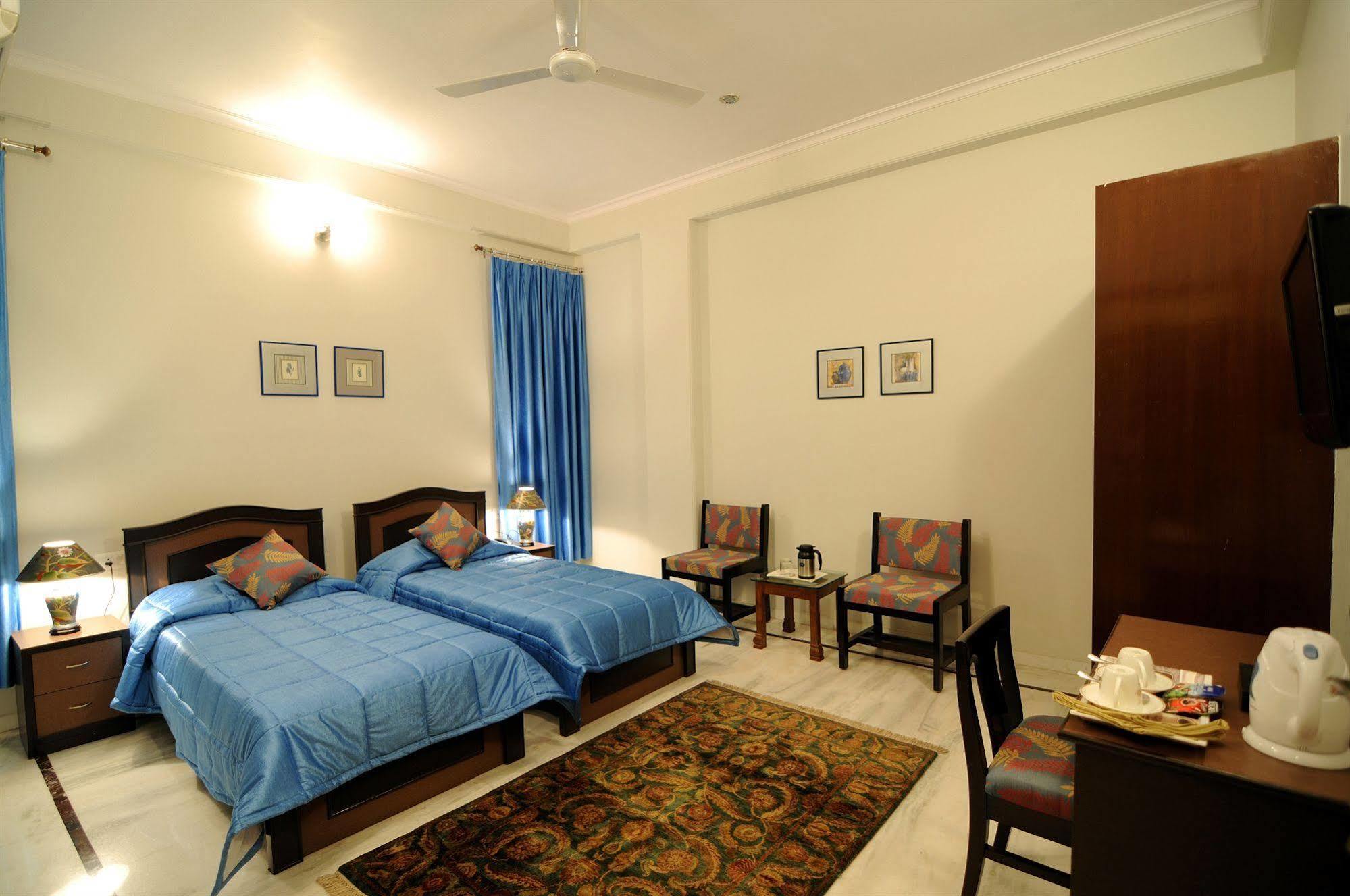 Hotel Gitanjali By Expand 3*