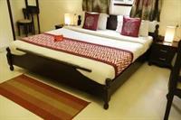 Oyo Devimarg Bani Park Hotel