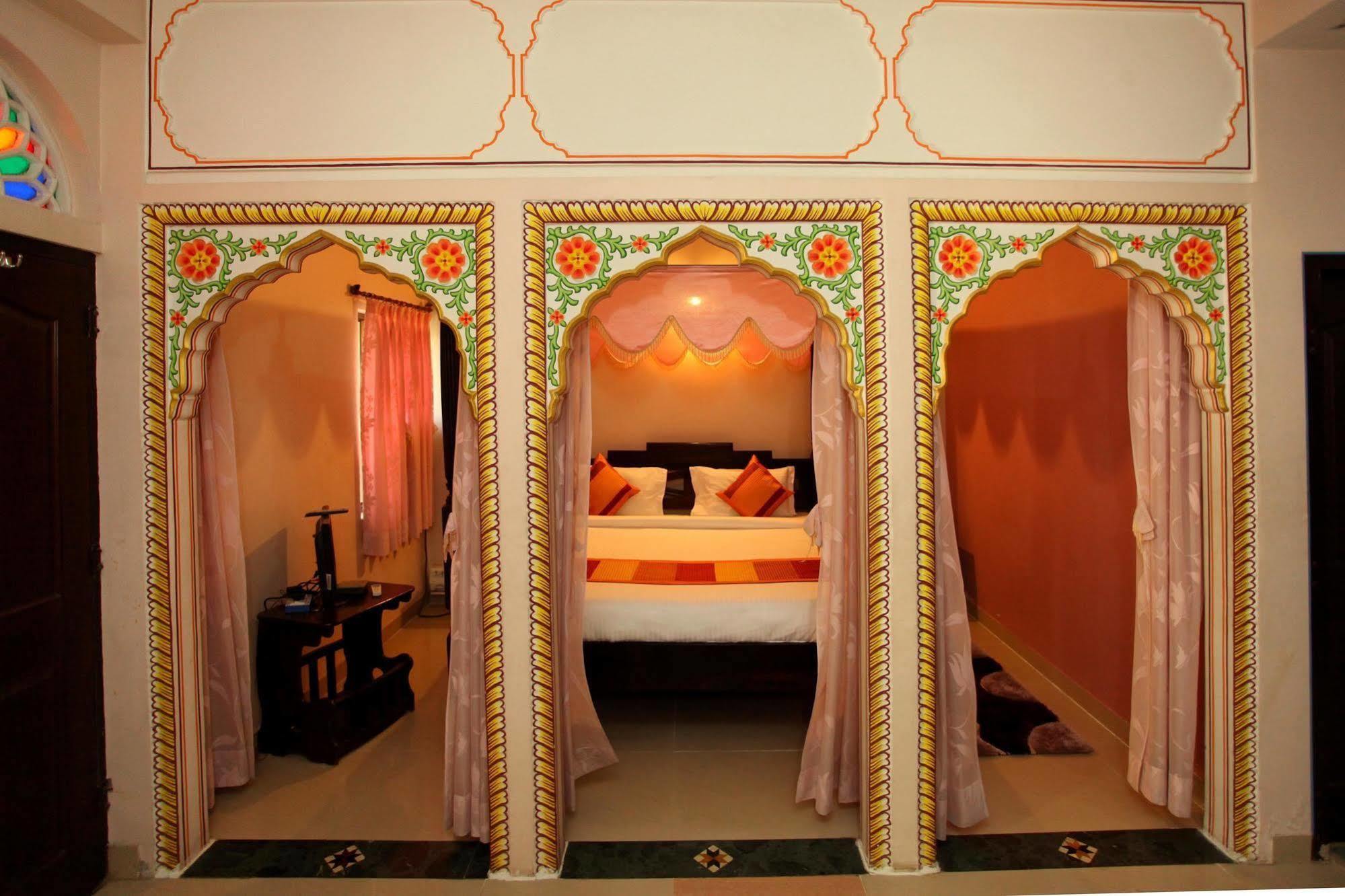 Oyo Nbc Hasanpura Road Hotel