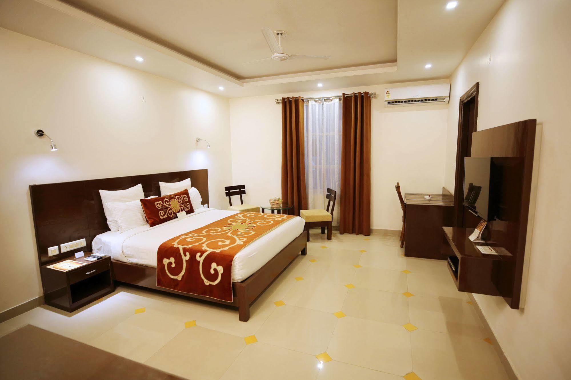 Hotel Summit Heritage & Jaipur