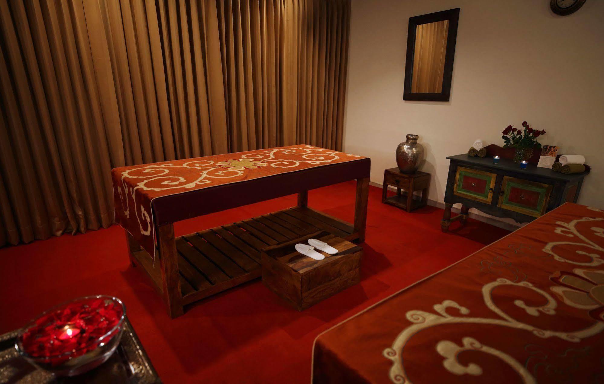 Hotel Summit Heritage & 3*