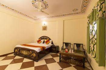 Oyo Kabir Marg Collectorate Circle Hotel