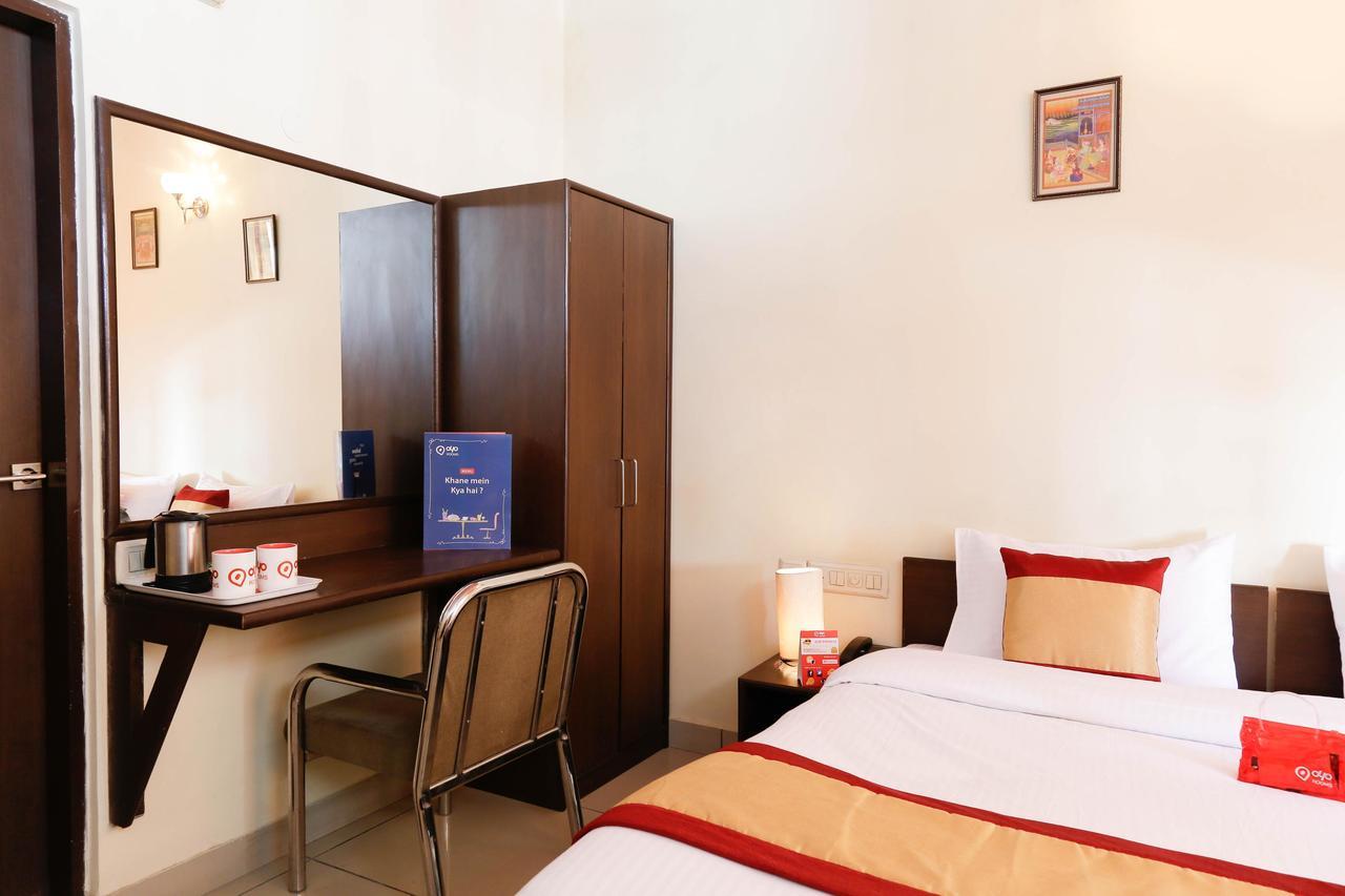 Oyo Flagship 16382 Sinjara Hotel 3*