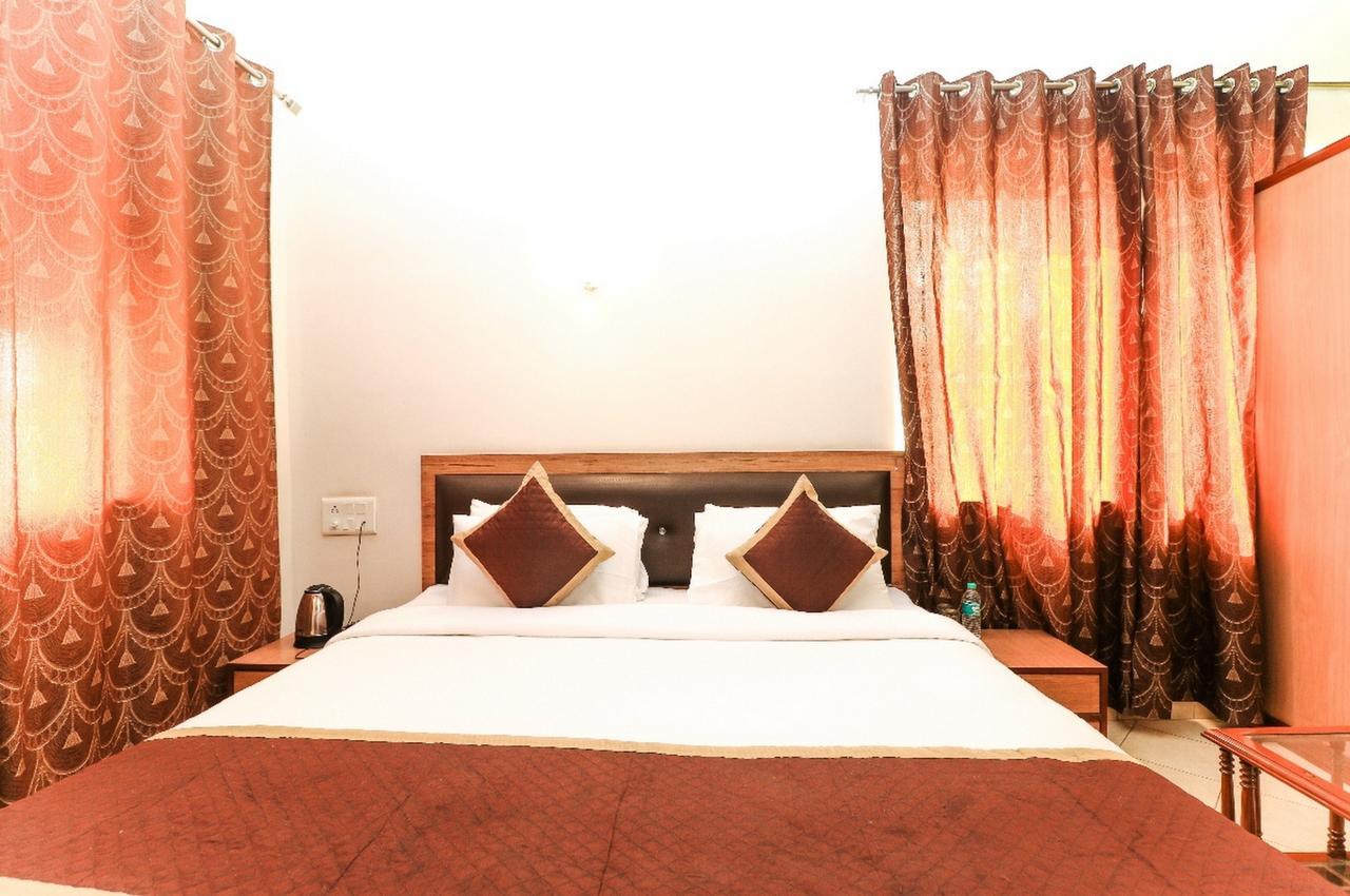 Hotel Dezire & Resorts