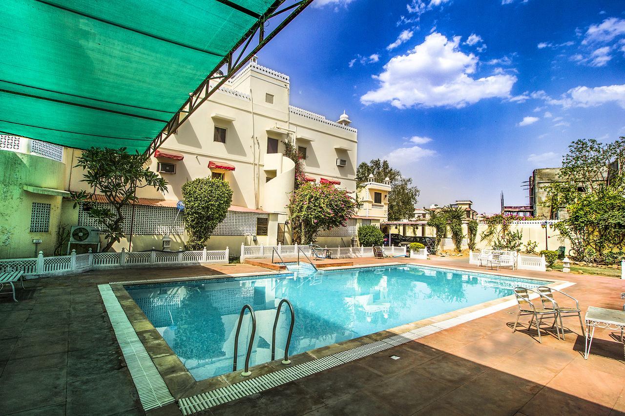 Sugan Niwas Palace 3*