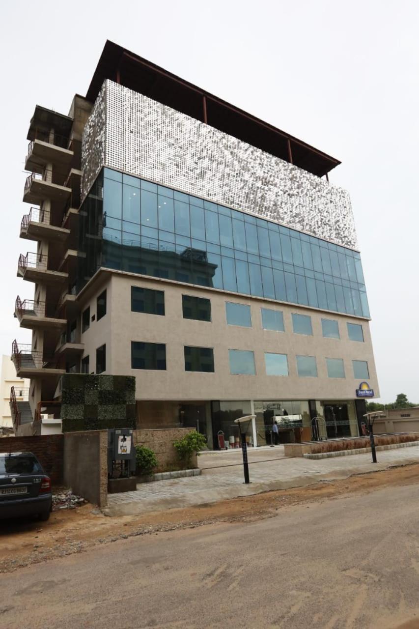 Days Tonk Road By Wyndham Jaipur