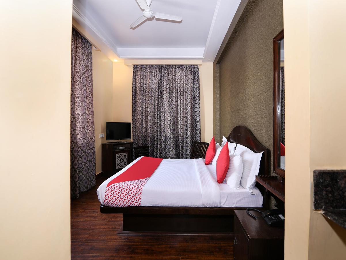 Hotel Panchsheel, The