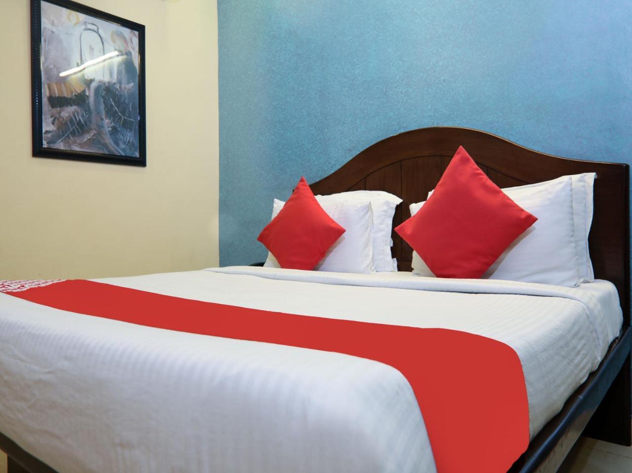 Hotel Panchsheel, The
