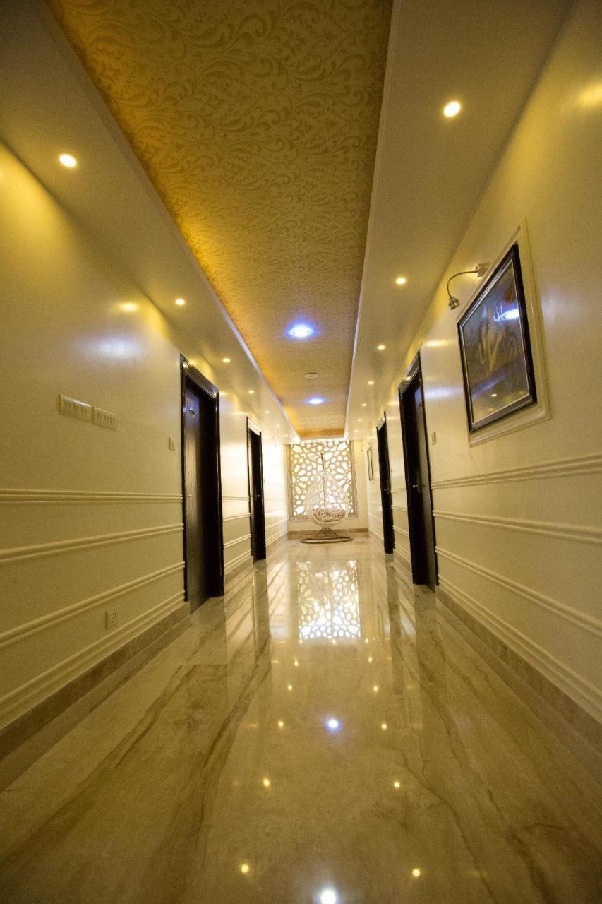 Hotel White Mushroom - V