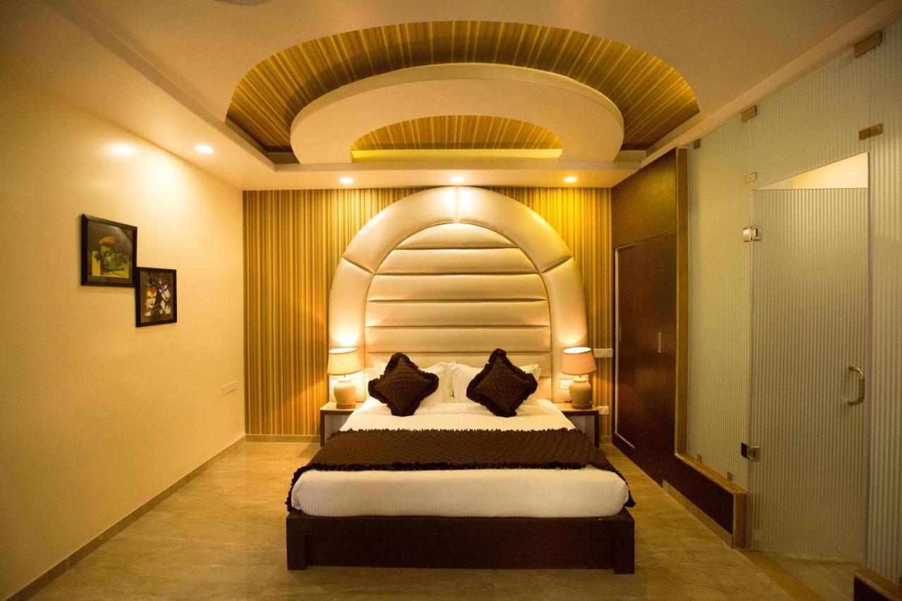 Hotel White Mushroom - V