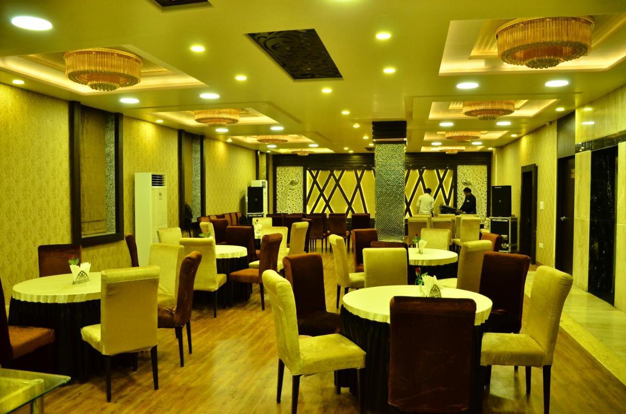 White Mushroom - V Jaipur