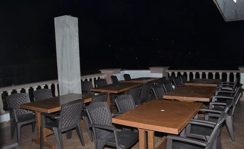 Maangta 102 @ 2* Jaipur