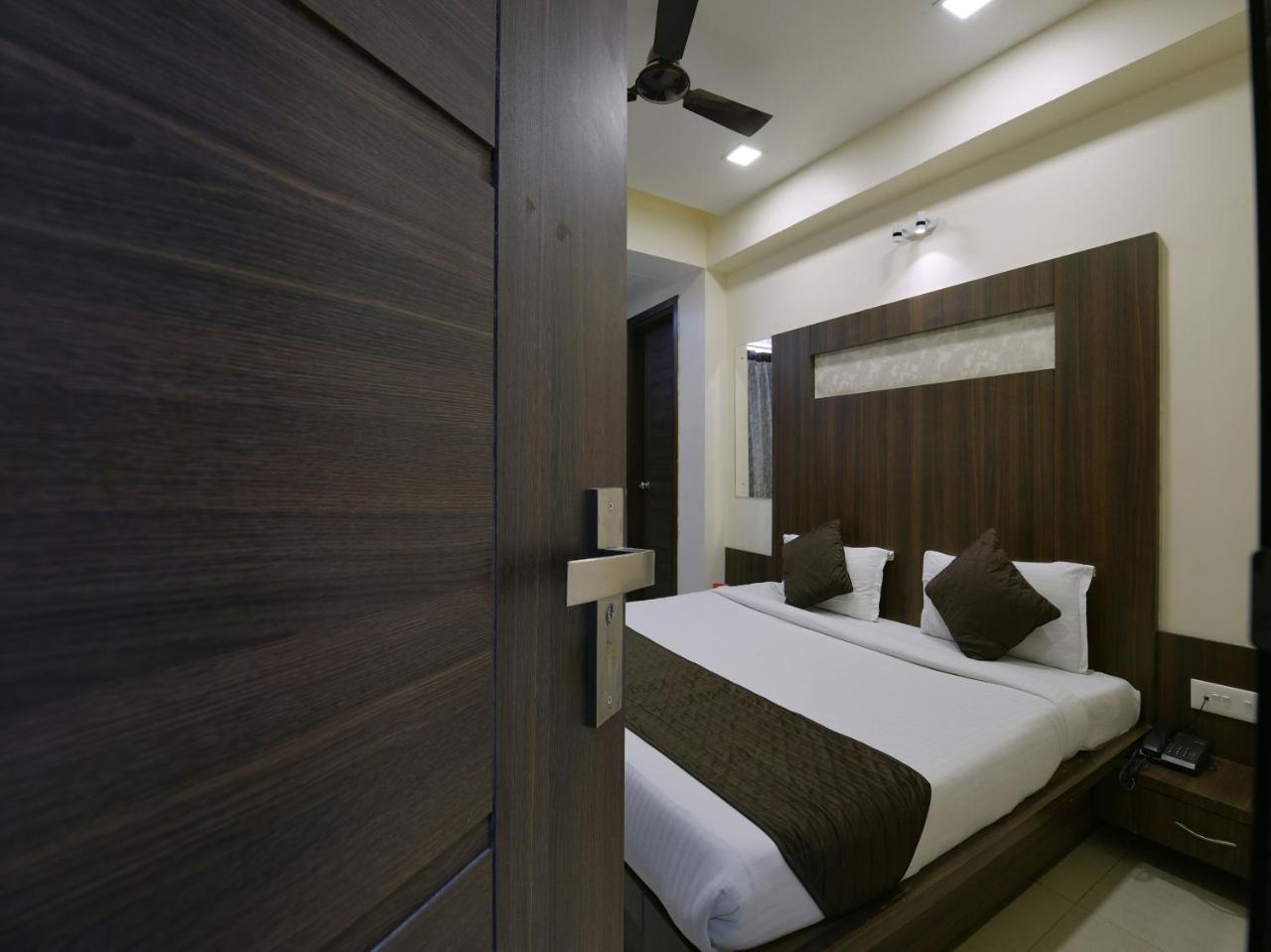 Hotel Oyo 6805 Near Collectorate Circle Jaipur