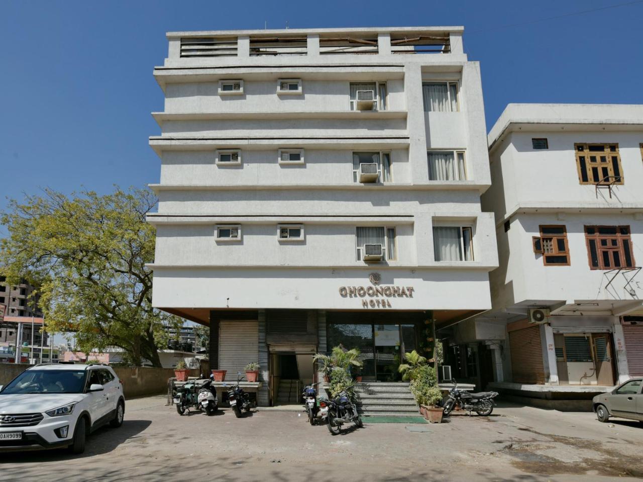 Oyo 6805 Near Collectorate Circle Hotel 3*