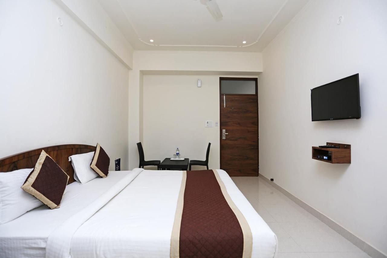 Oyo 8425 Shiv Palace Hotel