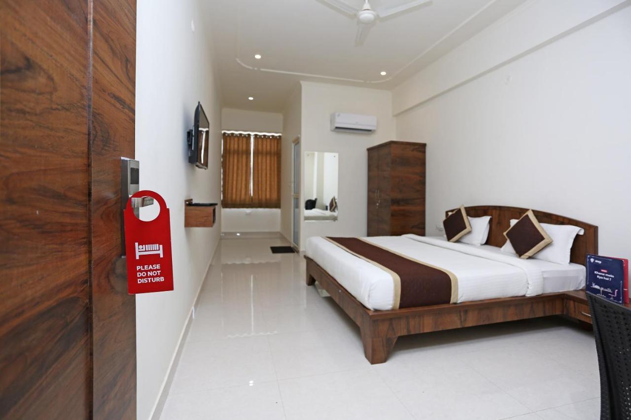 Hotel Oyo 8425 Shiv Palace 3*