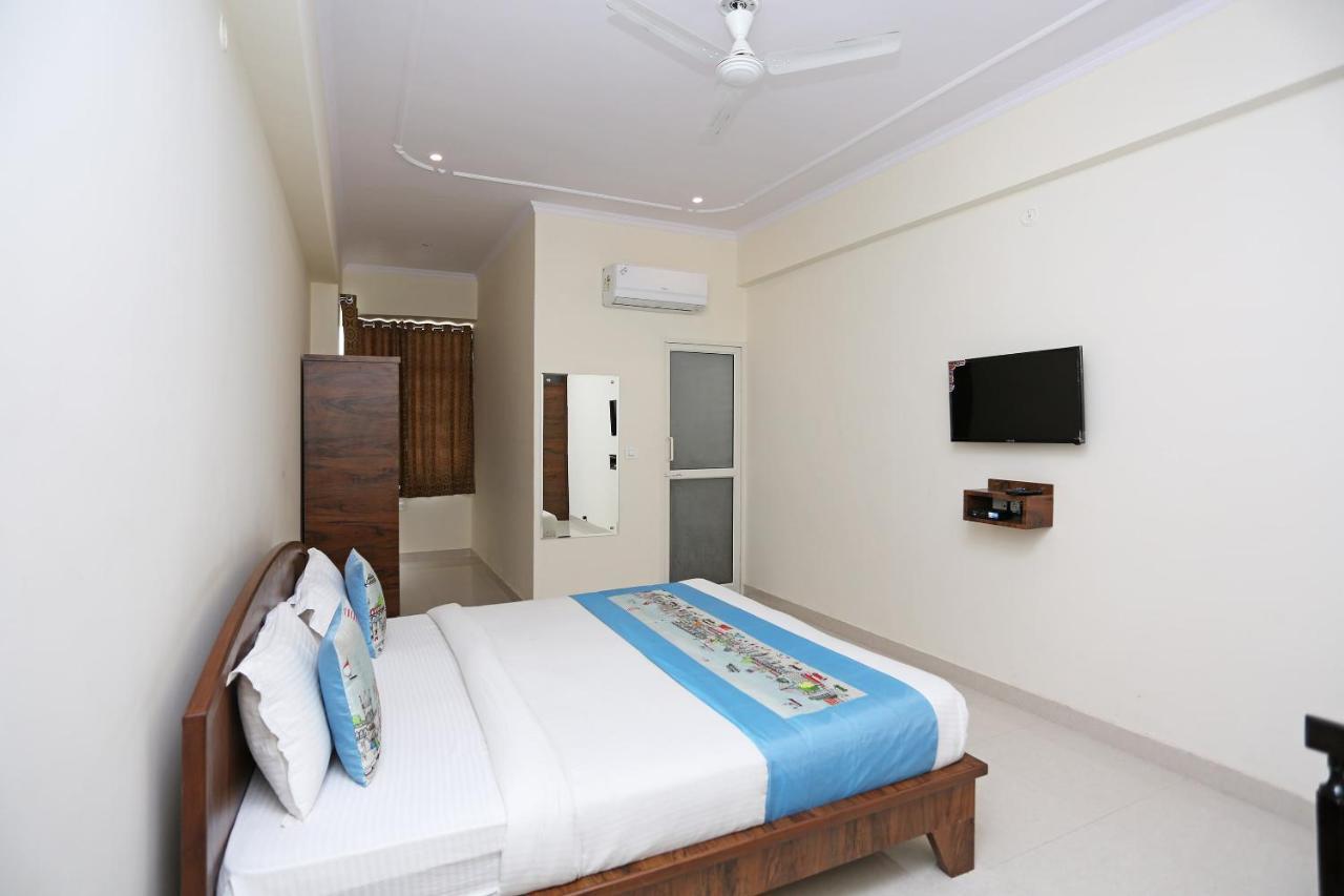 Oyo 8425 Shiv Palace Hotel