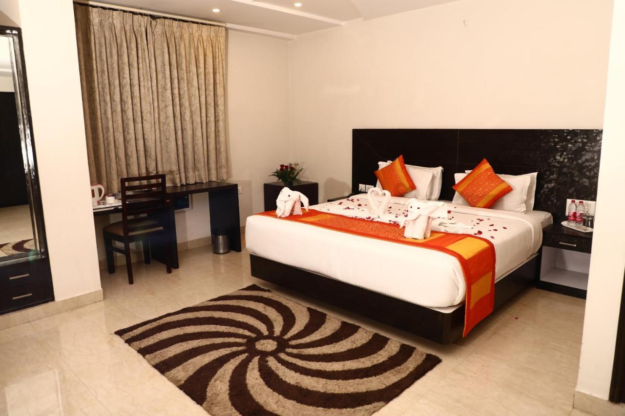 Om Palace Ajmer Road Hotel