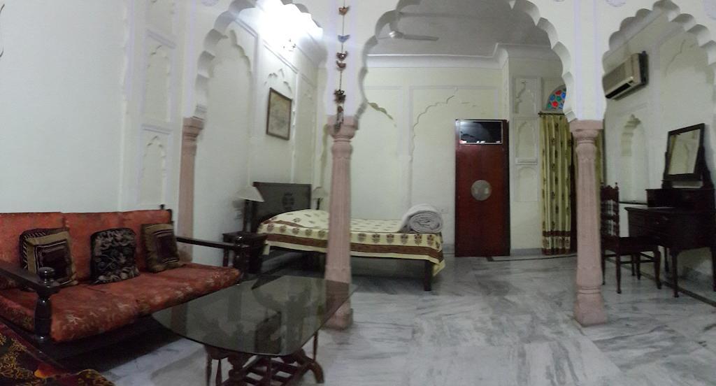 Janak Palace Hotel 2*