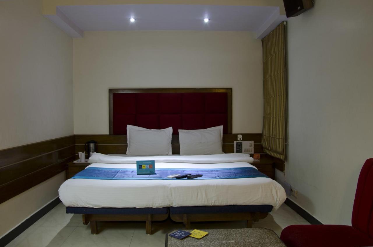 Neelam Hotel 3*