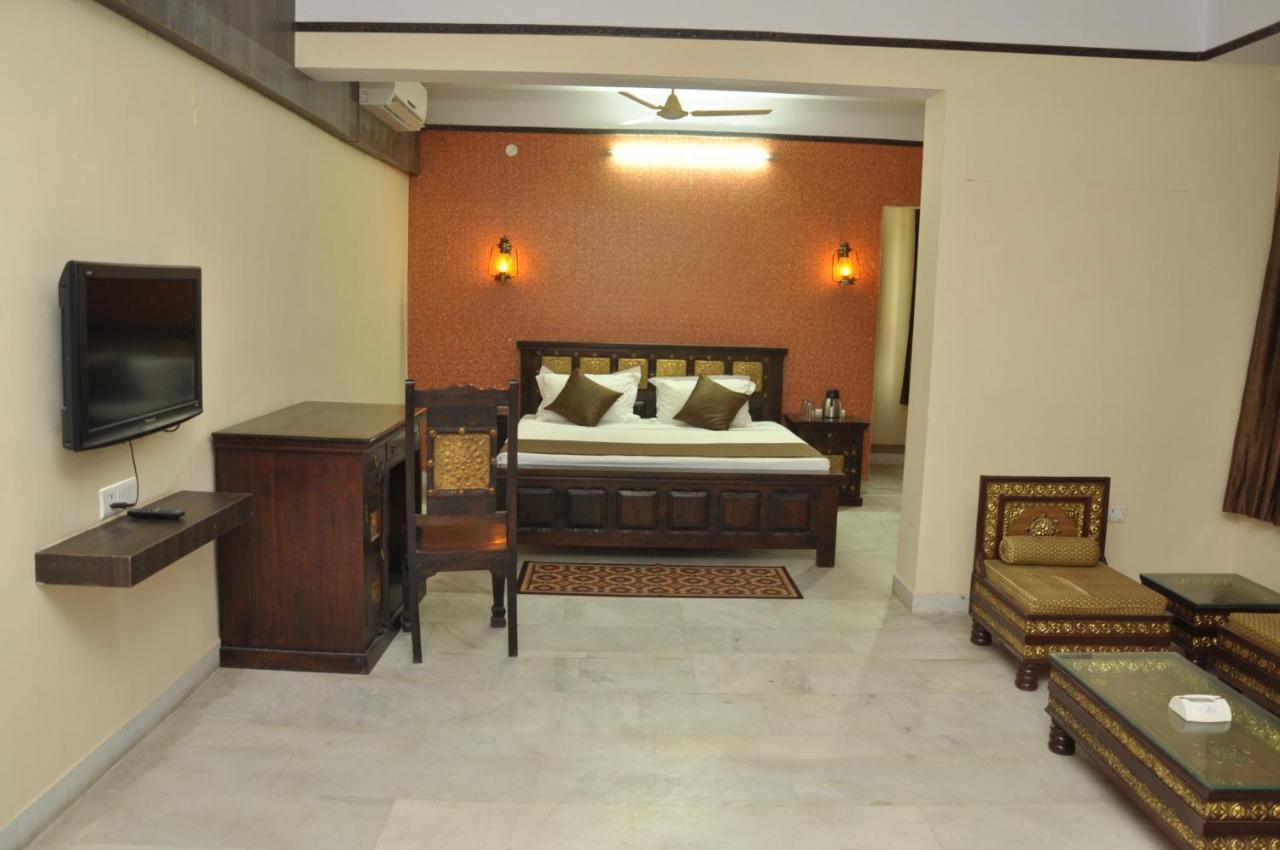 Anand Palace Hotel 3*