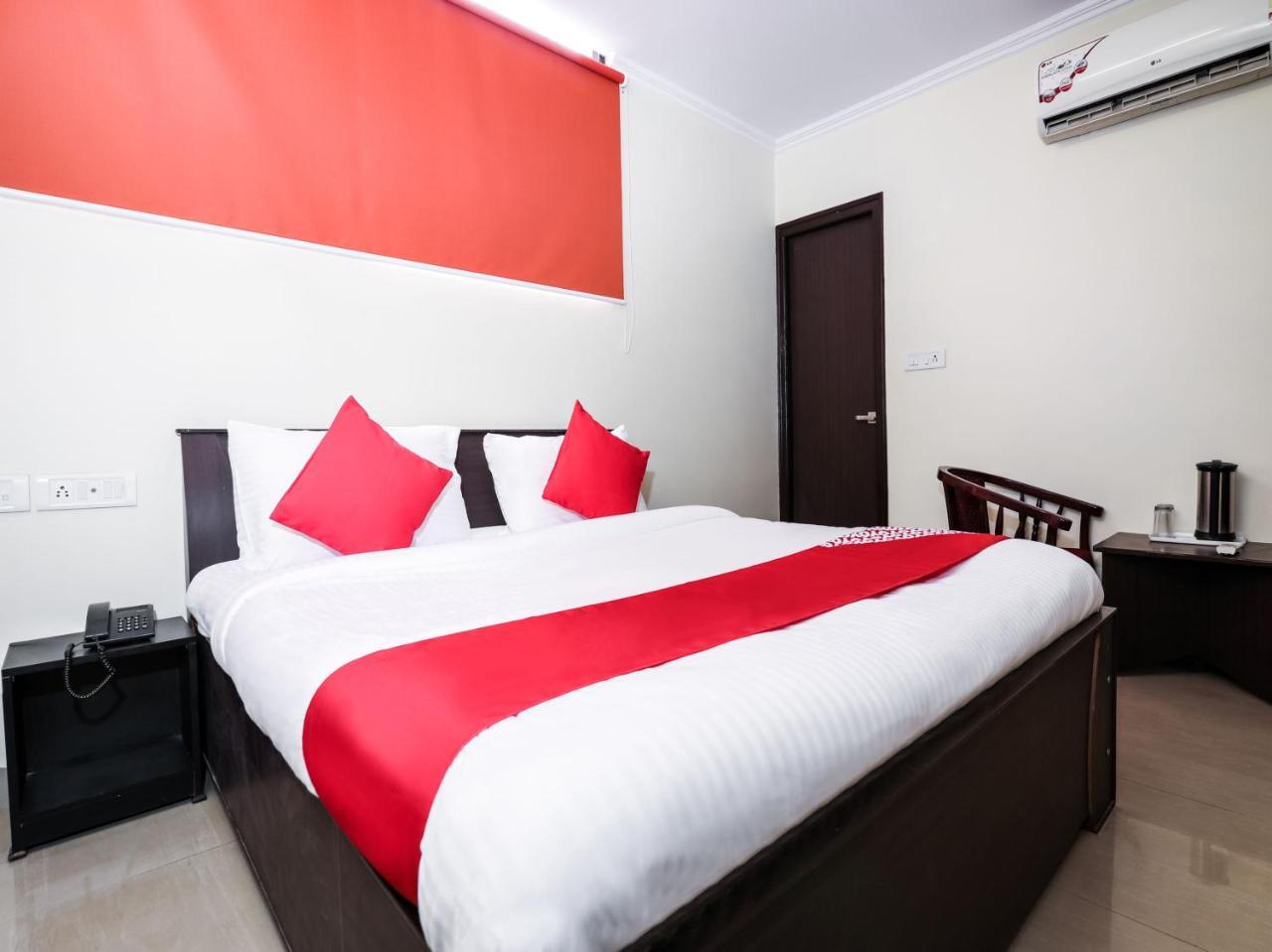 Hotel Oyo 15154 Rock On Jaipur