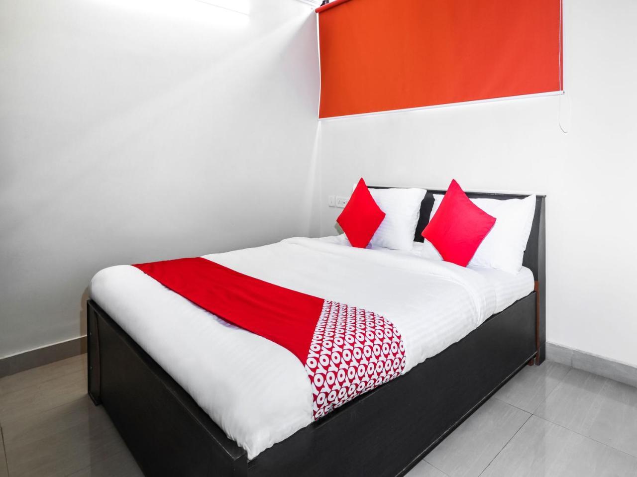 Oyo 15154 Rock On Hotel Jaipur