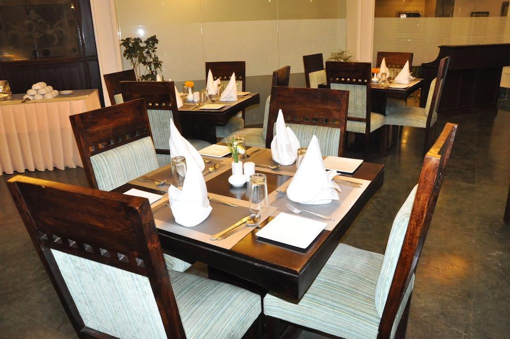 Hotel Empire Regency