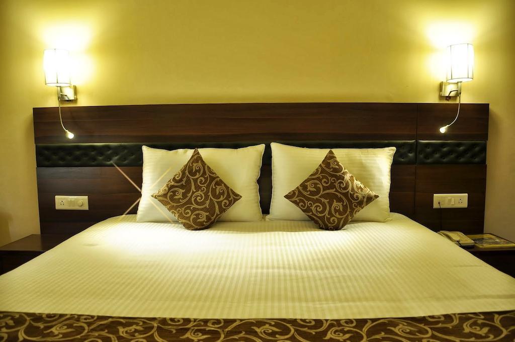 Hotel Empire Regency