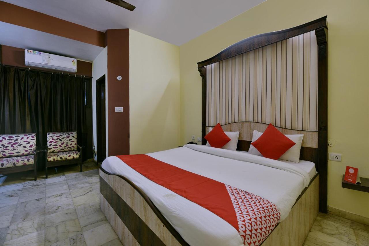 Oyo 652 Anokhi Palace 2*