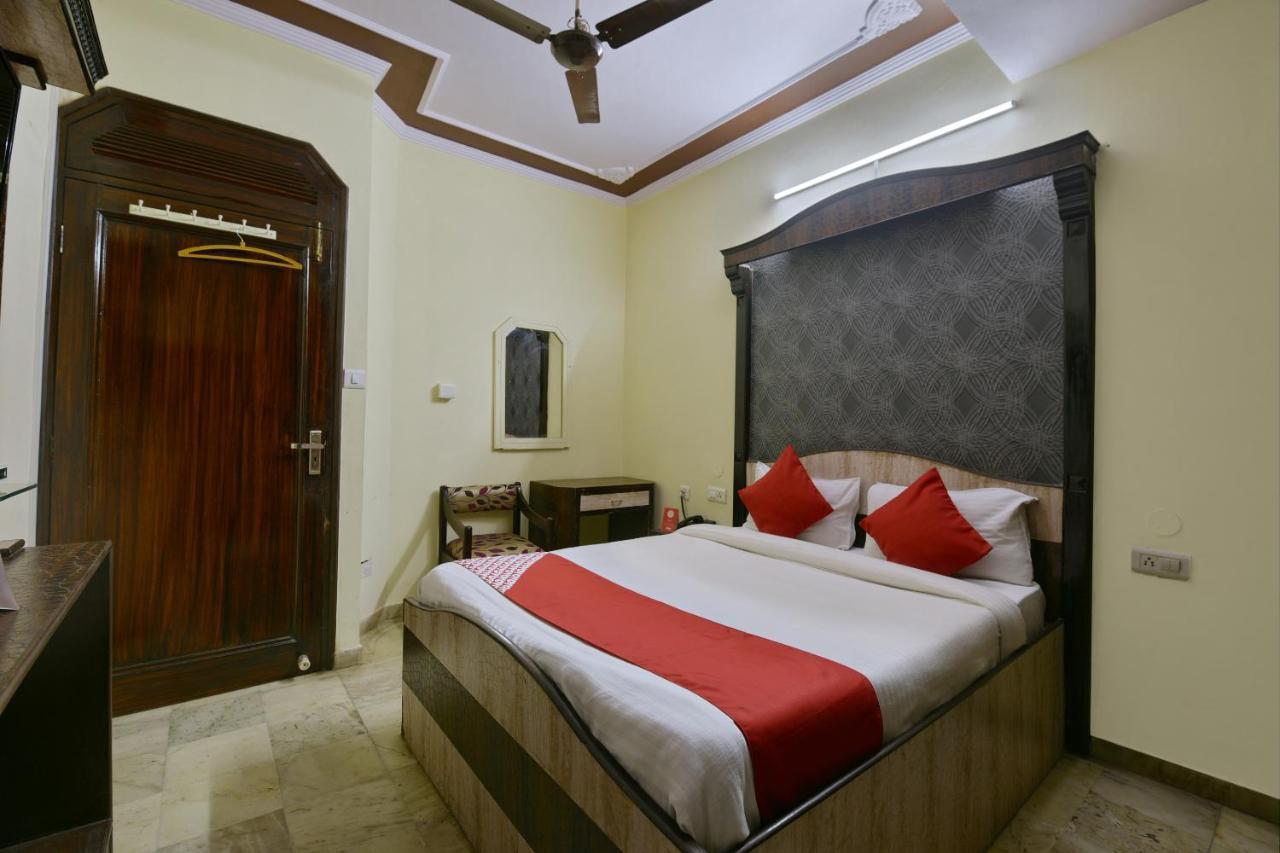 Oyo 652 Anokhi Palace Hotel