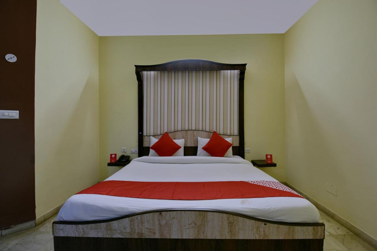 Oyo 652 Anokhi Palace Hotel 2*
