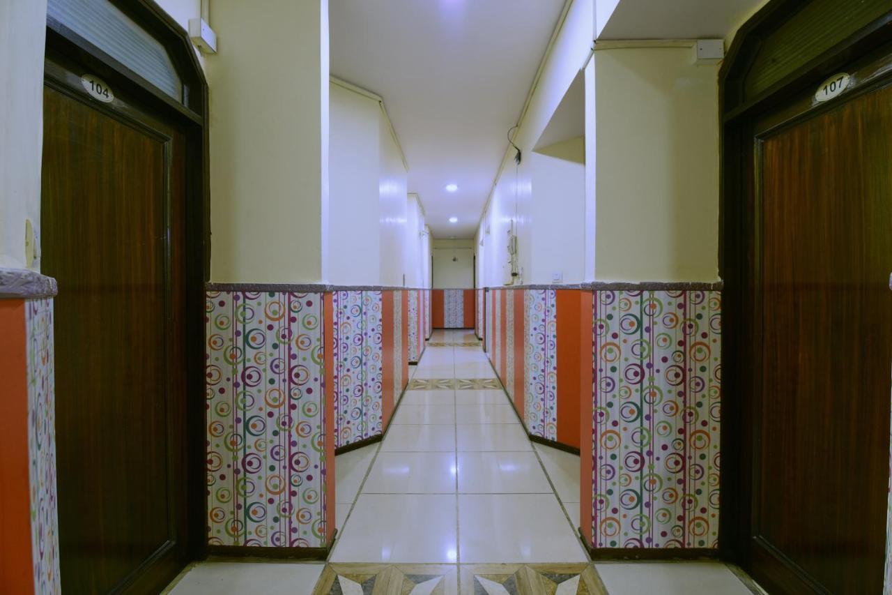 Oyo 652 Anokhi Palace Hotel 2*