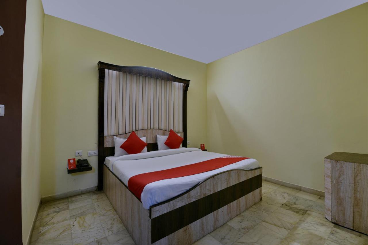 Oyo 652 Anokhi Palace Hotel 2*