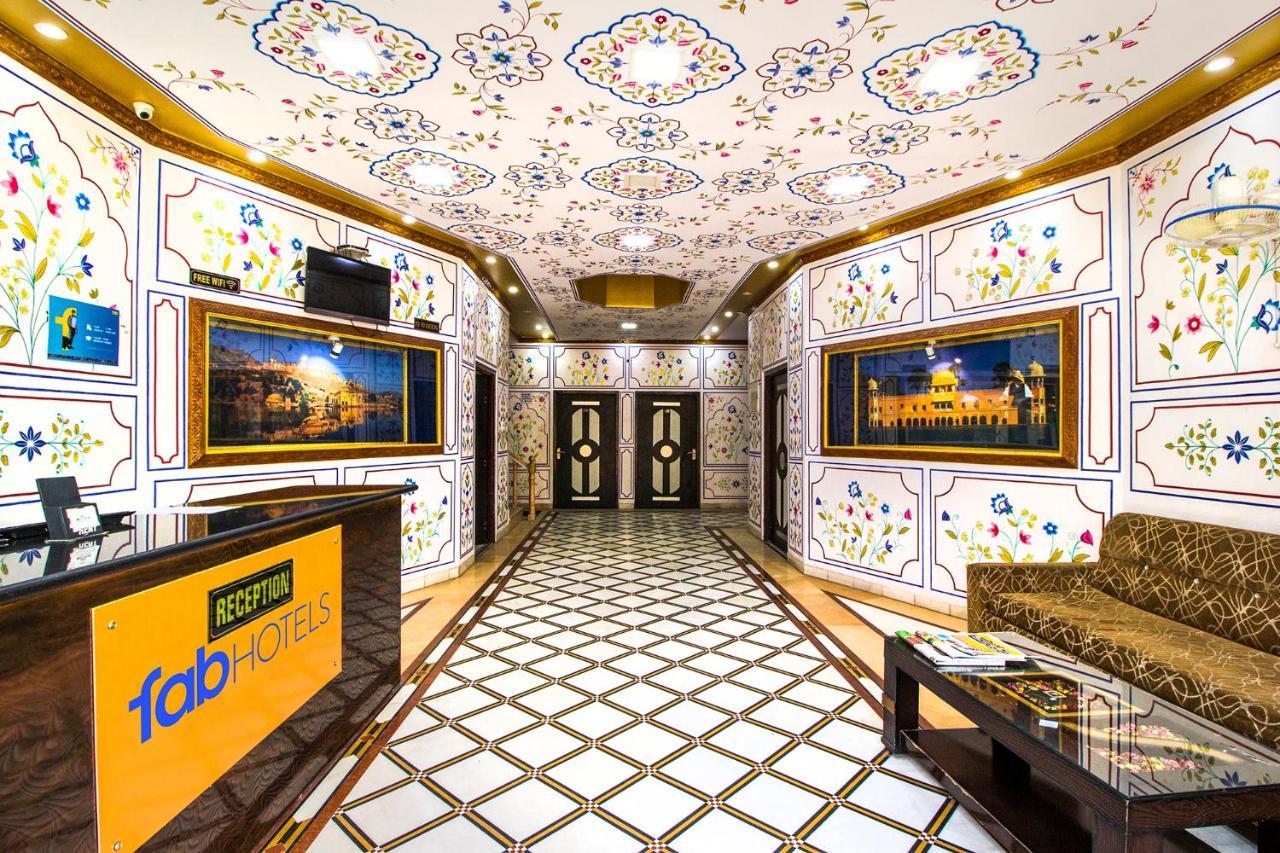 Fabhotel White Palace Amer Road Hotel