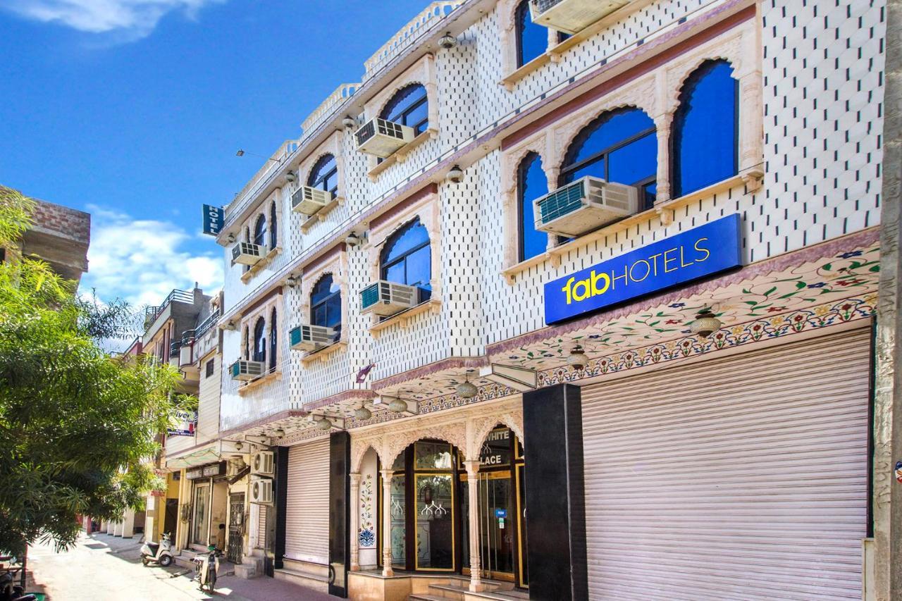 Hotel Fabhotel White Palace Amer Road 3*