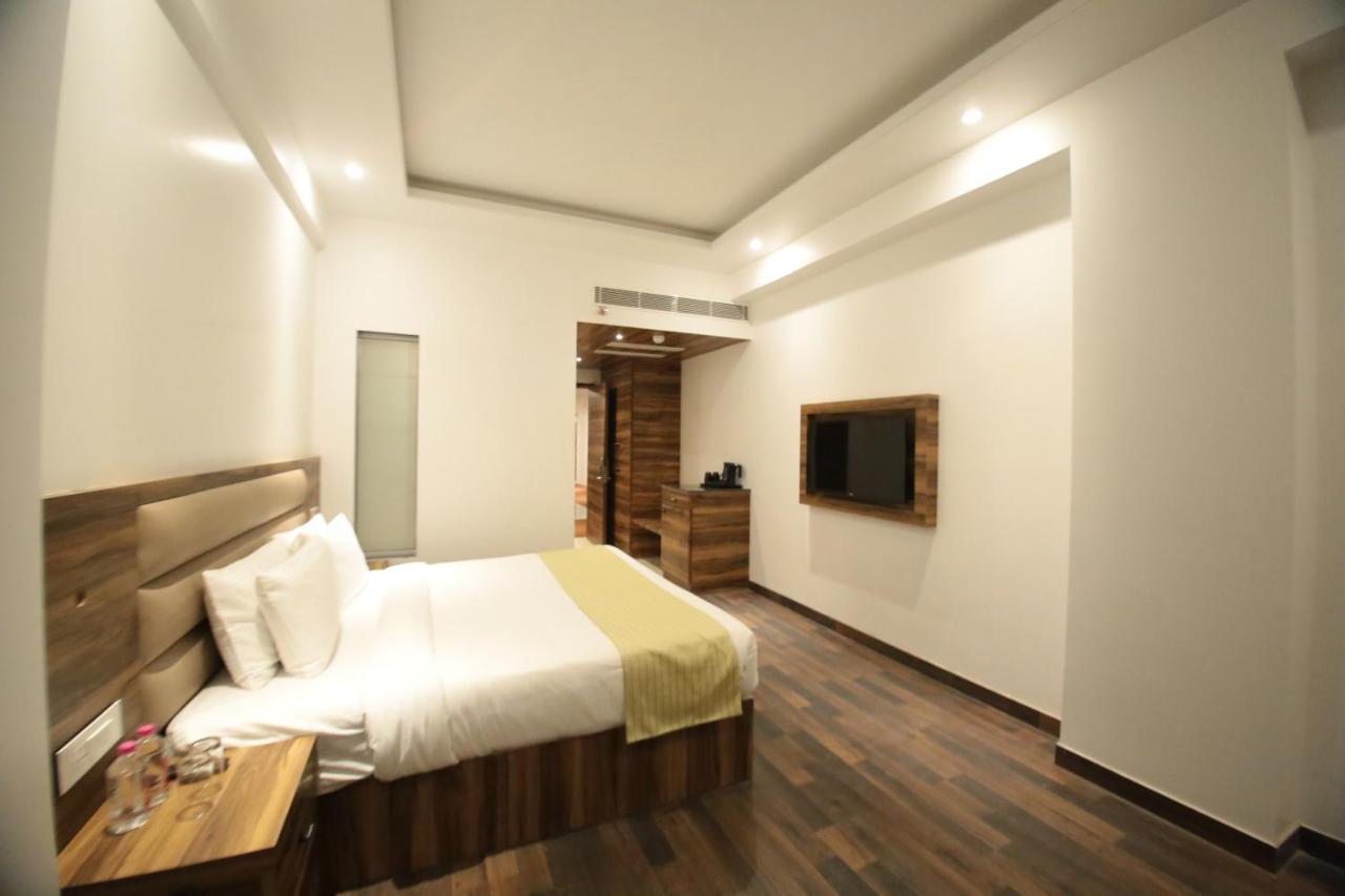 County Vaishali Nagar,