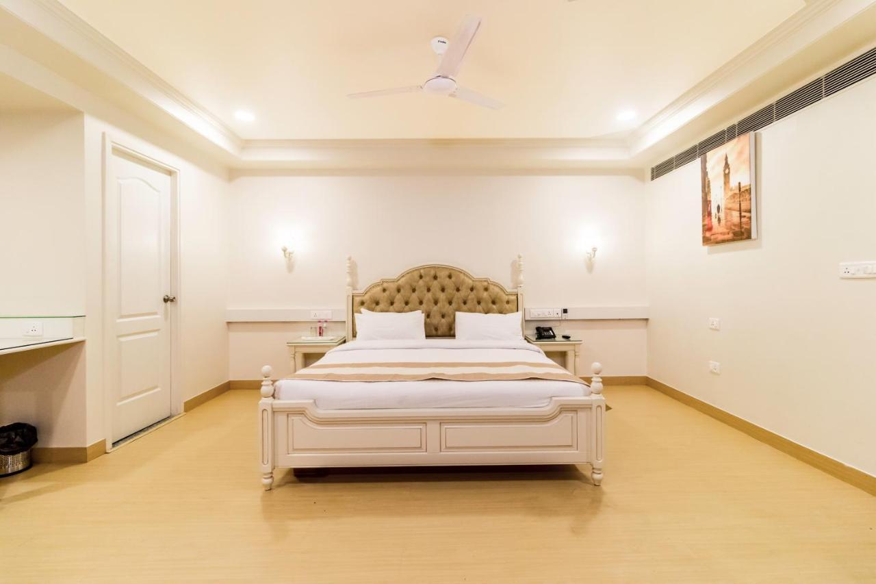 Hotel Cygnett Lite Grand, Jaipur