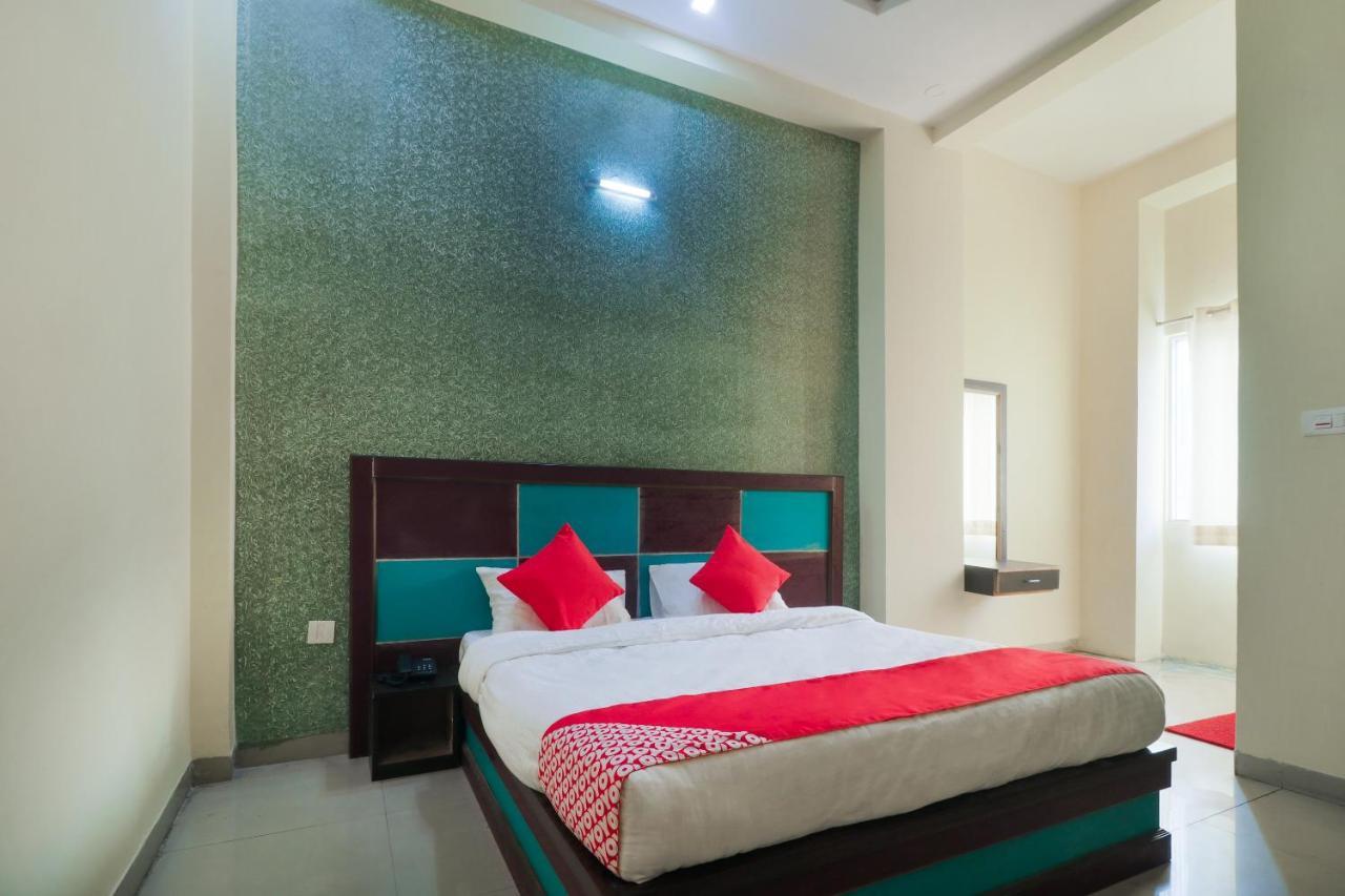 Hotel Oyo 24575 Prabhu