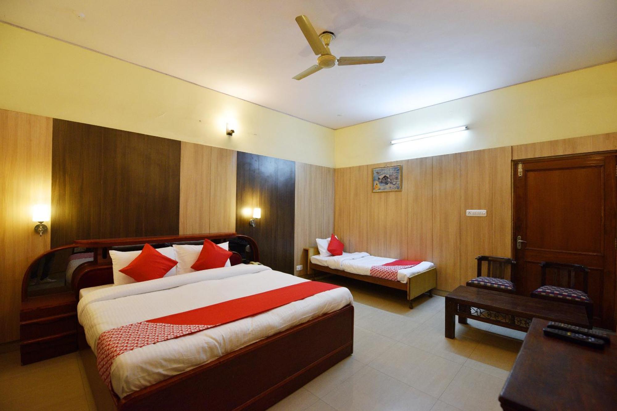Hotel Oyo 23108 Bagga 3*