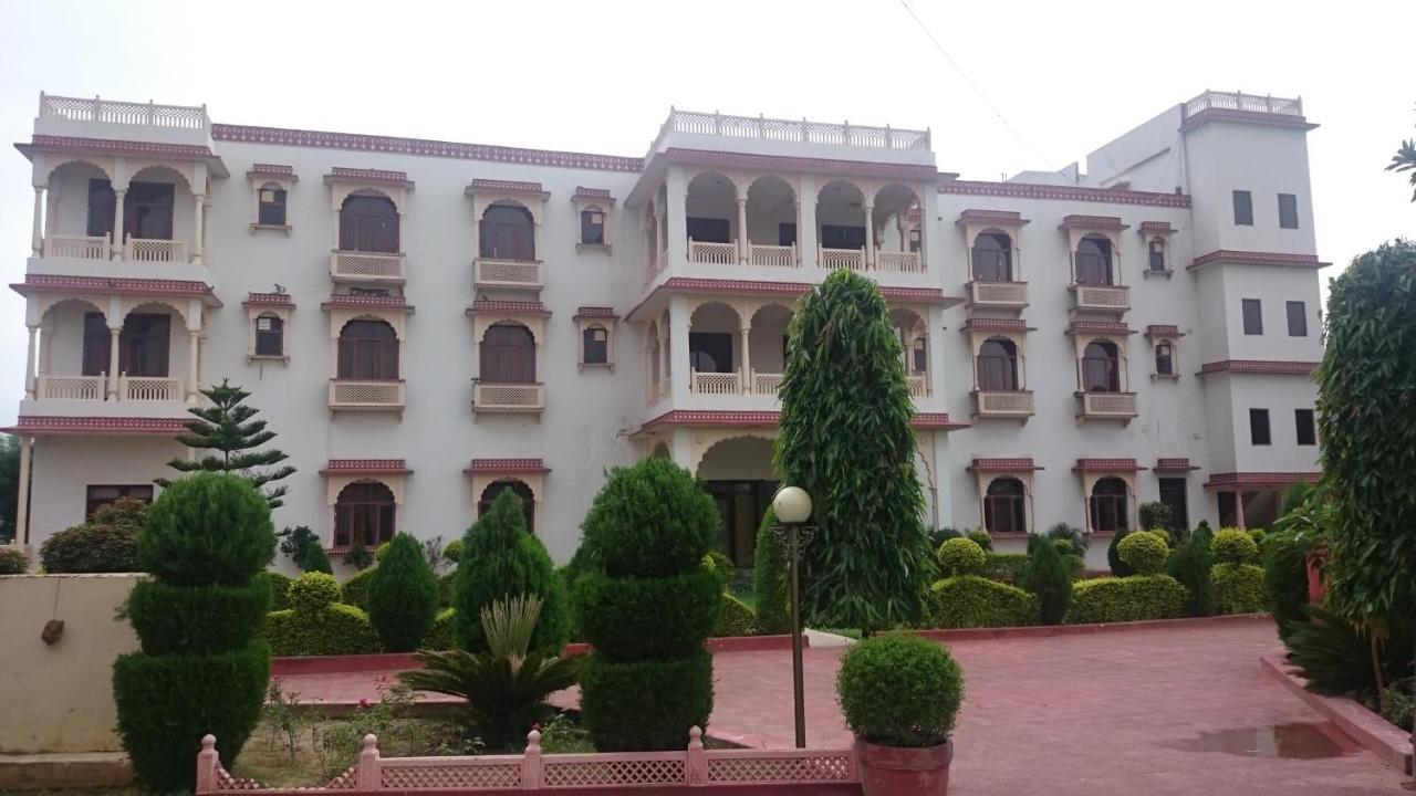Apano Rajasthan & Resort Jaipur