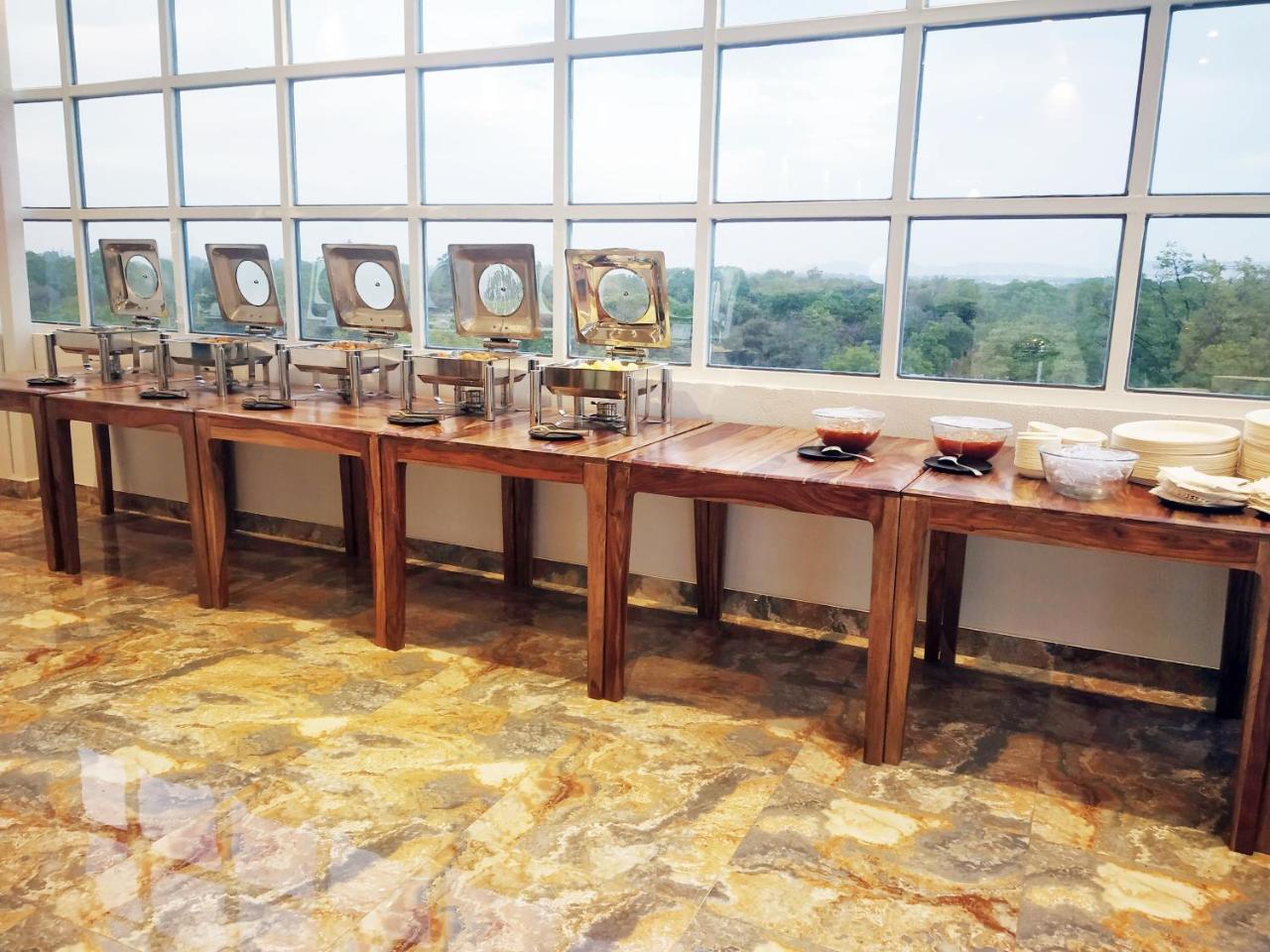Istana - A Luxury Hotel 3*