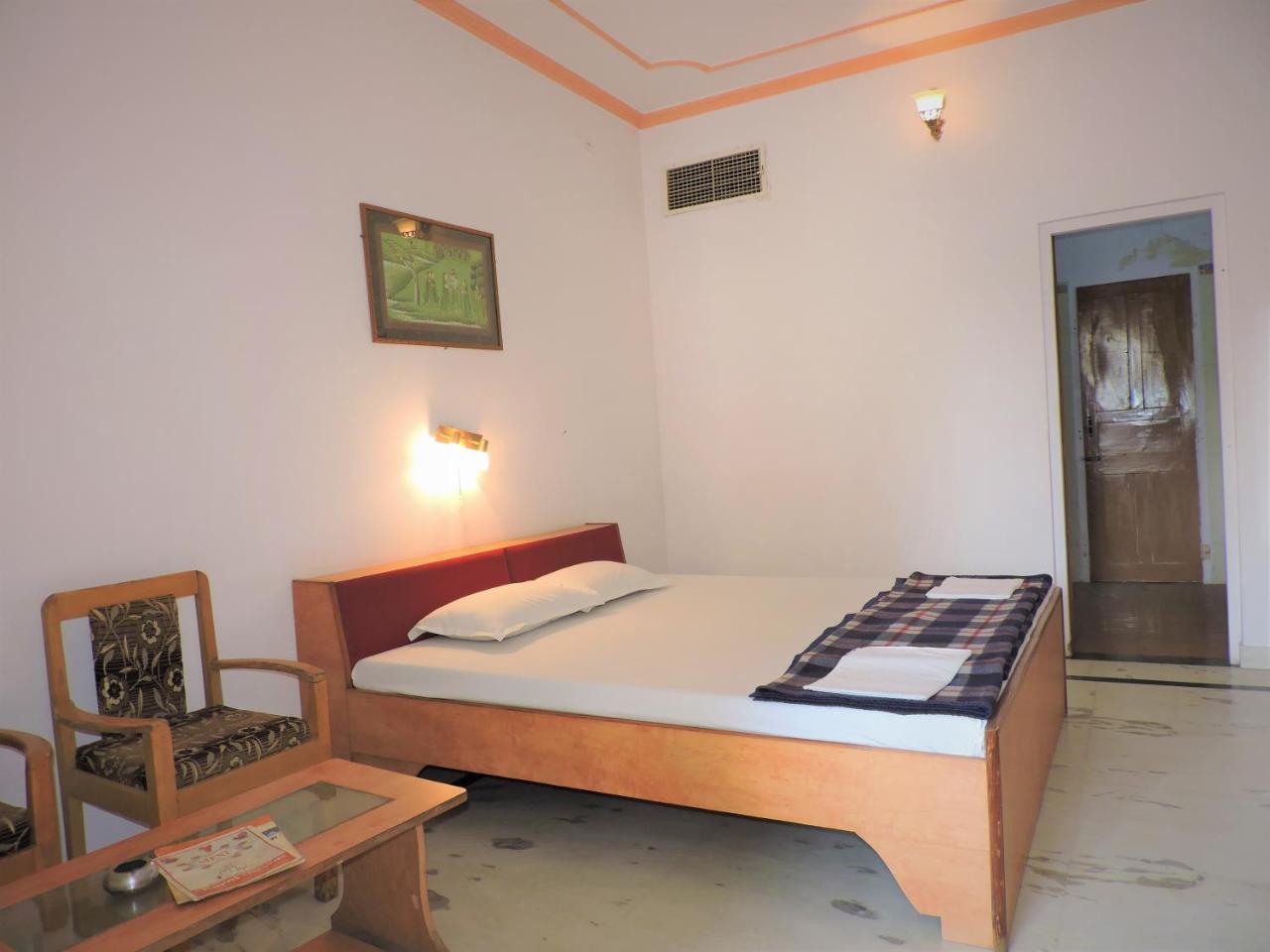 Karni Niwas 4*