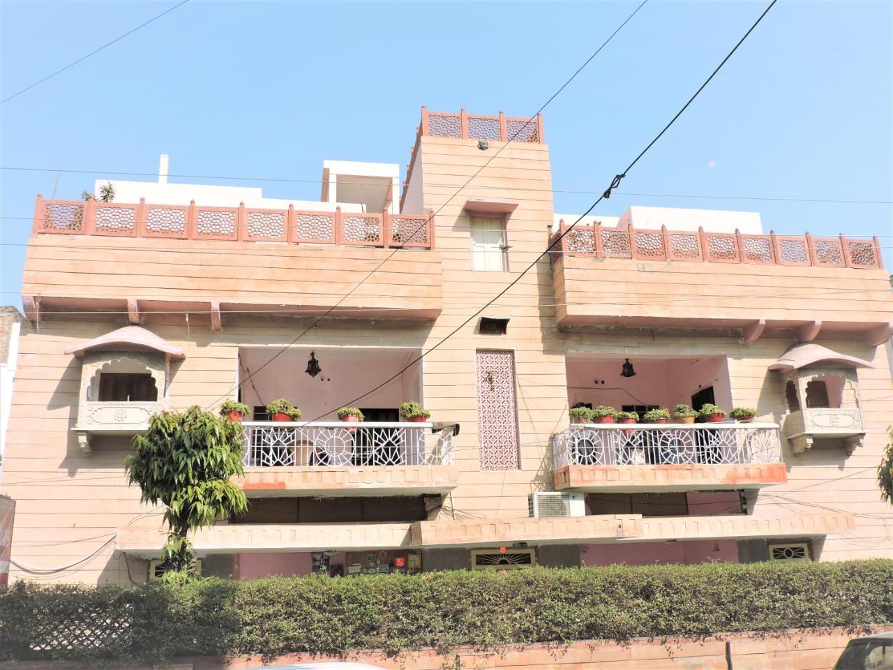 Karni Niwas Hotel